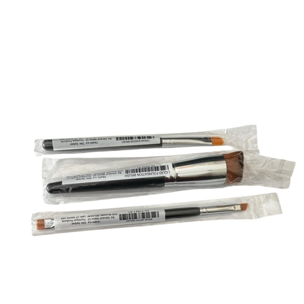 Younique Moonstruck Addiction Palette 4 Plus 3 Professional Makeup Brushes NWT - Picture 6 of 8